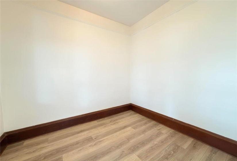 909 Pritchard, 5 Bedrooms Bedrooms, 10 Rooms Rooms,1 BathroomBathrooms,Residential,For Sale,Pritchard