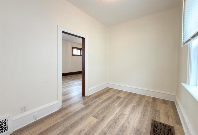 909 Pritchard, 5 Bedrooms Bedrooms, 10 Rooms Rooms,1 BathroomBathrooms,Residential,For Sale,Pritchard