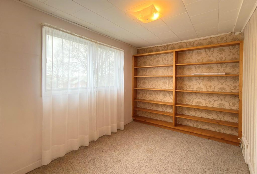909 Pritchard, 5 Bedrooms Bedrooms, 10 Rooms Rooms,1 BathroomBathrooms,Residential,For Sale,Pritchard