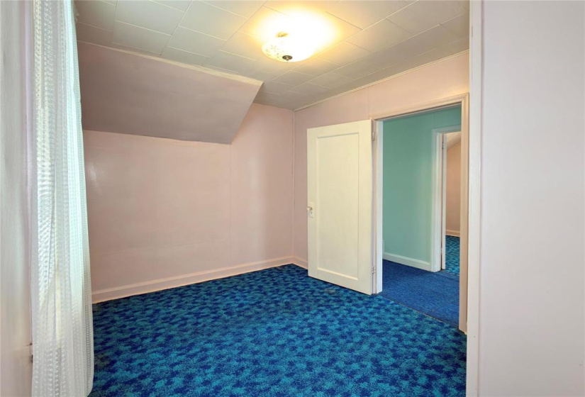 909 Pritchard, 5 Bedrooms Bedrooms, 10 Rooms Rooms,1 BathroomBathrooms,Residential,For Sale,Pritchard