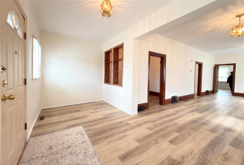 909 Pritchard, 5 Bedrooms Bedrooms, 10 Rooms Rooms,1 BathroomBathrooms,Residential,For Sale,Pritchard