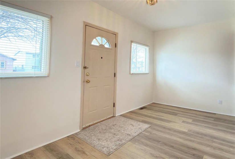 909 Pritchard, 5 Bedrooms Bedrooms, 10 Rooms Rooms,1 BathroomBathrooms,Residential,For Sale,Pritchard