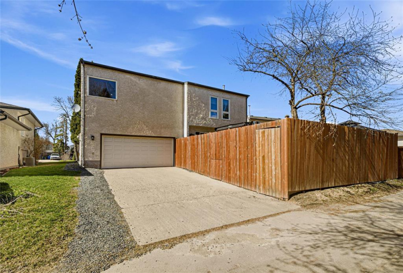 510 River, 3 Bedrooms Bedrooms, 11 Rooms Rooms,2 BathroomsBathrooms,Residential,For Sale,River