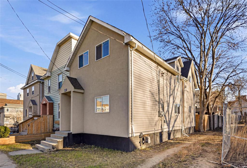 430 Bannatyne, 3 Bedrooms Bedrooms, 11 Rooms Rooms,2 BathroomsBathrooms,Residential,For Sale,Bannatyne
