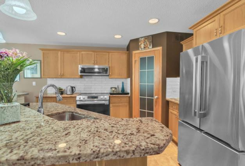 19 KINGFISHER, 4 Bedrooms Bedrooms, 12 Rooms Rooms,3 BathroomsBathrooms,Residential,For Sale,KINGFISHER