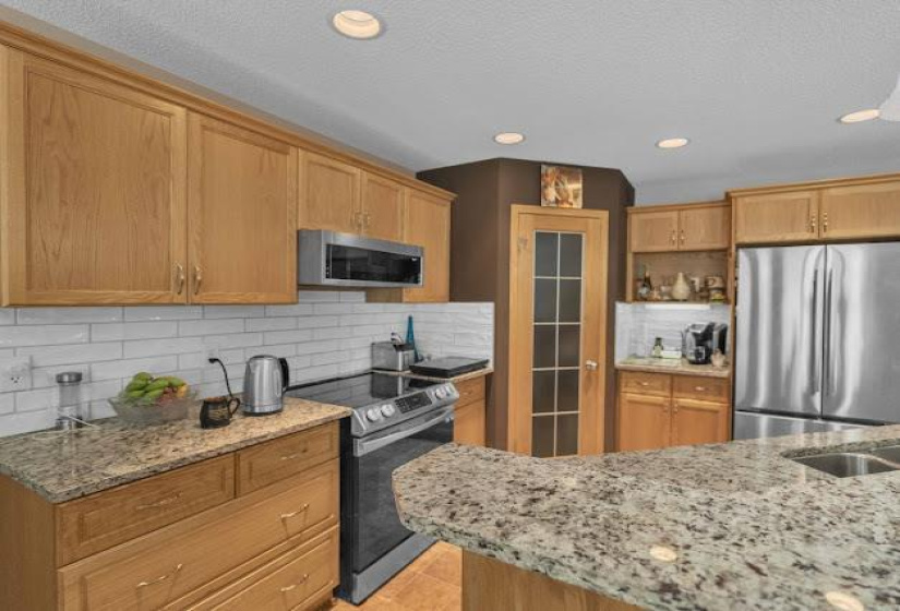 19 KINGFISHER, 4 Bedrooms Bedrooms, 12 Rooms Rooms,3 BathroomsBathrooms,Residential,For Sale,KINGFISHER