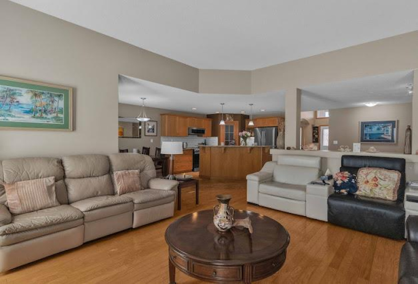 19 KINGFISHER, 4 Bedrooms Bedrooms, 12 Rooms Rooms,3 BathroomsBathrooms,Residential,For Sale,KINGFISHER