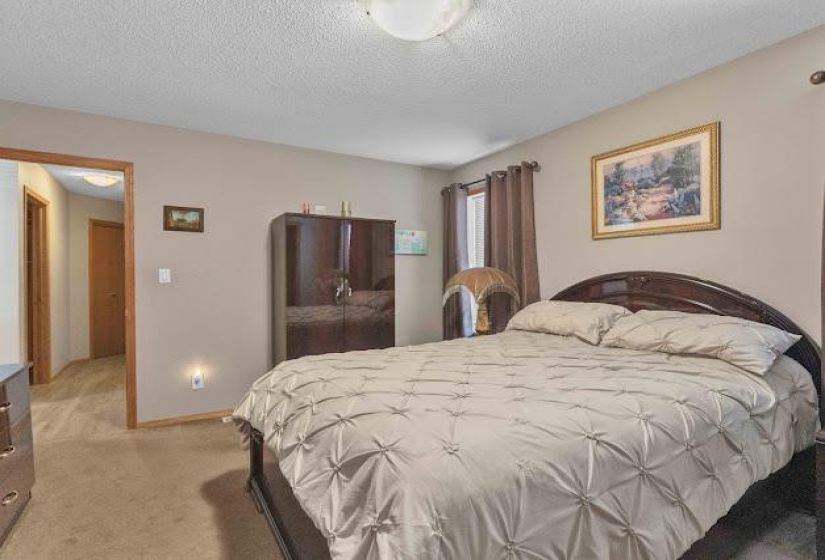 19 KINGFISHER, 4 Bedrooms Bedrooms, 12 Rooms Rooms,3 BathroomsBathrooms,Residential,For Sale,KINGFISHER