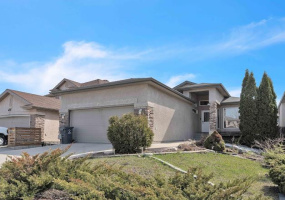 19 KINGFISHER, 4 Bedrooms Bedrooms, 12 Rooms Rooms,3 BathroomsBathrooms,Residential,For Sale,KINGFISHER 19 KINGFISHER, 4 Bedrooms Bedrooms, 12 Rooms Rooms,3 BathroomsBathrooms,Residential,For Sale,KINGFISHER