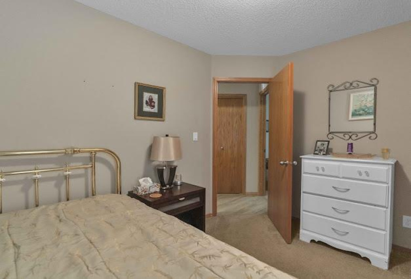 19 KINGFISHER, 4 Bedrooms Bedrooms, 12 Rooms Rooms,3 BathroomsBathrooms,Residential,For Sale,KINGFISHER