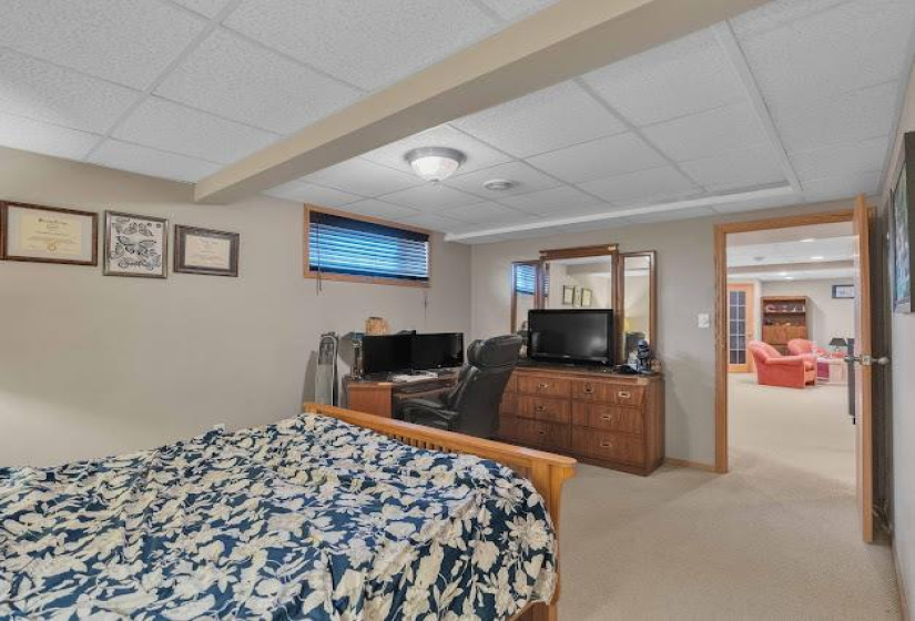 19 KINGFISHER, 4 Bedrooms Bedrooms, 12 Rooms Rooms,3 BathroomsBathrooms,Residential,For Sale,KINGFISHER