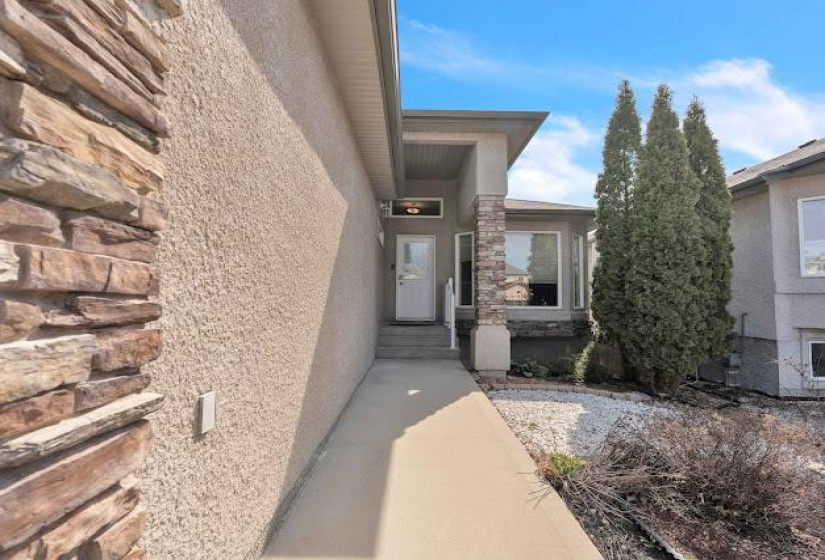 19 KINGFISHER, 4 Bedrooms Bedrooms, 12 Rooms Rooms,3 BathroomsBathrooms,Residential,For Sale,KINGFISHER