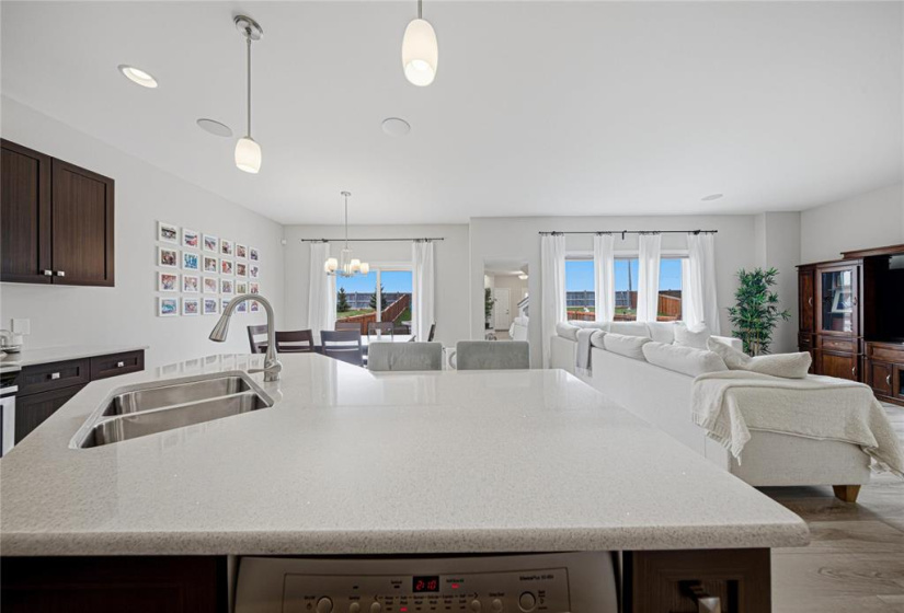 135 Kingsclear, 4 Bedrooms Bedrooms, 13 Rooms Rooms,2 BathroomsBathrooms,Residential,For Sale,Kingsclear