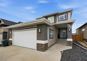 135 Kingsclear, 4 Bedrooms Bedrooms, 13 Rooms Rooms,2 BathroomsBathrooms,Residential,For Sale,Kingsclear 135 Kingsclear, 4 Bedrooms Bedrooms, 13 Rooms Rooms,2 BathroomsBathrooms,Residential,For Sale,Kingsclear