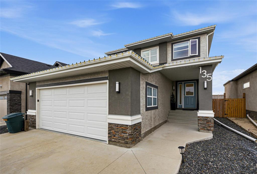 135 Kingsclear, 4 Bedrooms Bedrooms, 13 Rooms Rooms,2 BathroomsBathrooms,Residential,For Sale,Kingsclear