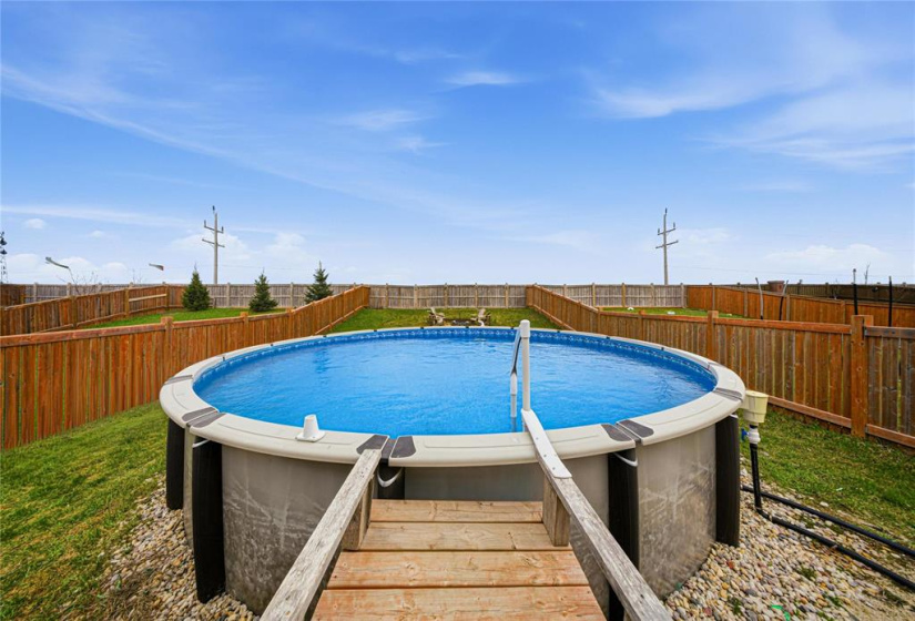 135 Kingsclear, 4 Bedrooms Bedrooms, 13 Rooms Rooms,2 BathroomsBathrooms,Residential,For Sale,Kingsclear