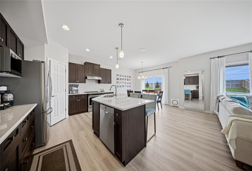 135 Kingsclear, 4 Bedrooms Bedrooms, 13 Rooms Rooms,2 BathroomsBathrooms,Residential,For Sale,Kingsclear