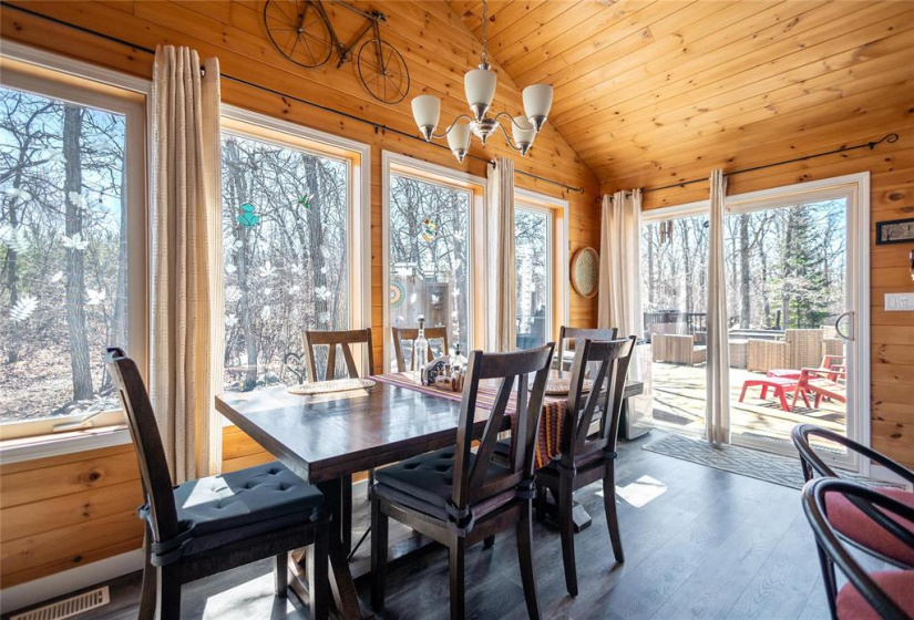 14 MARY GLEN, 3 Bedrooms Bedrooms, 8 Rooms Rooms,2 BathroomsBathrooms,Residential,For Sale,MARY GLEN