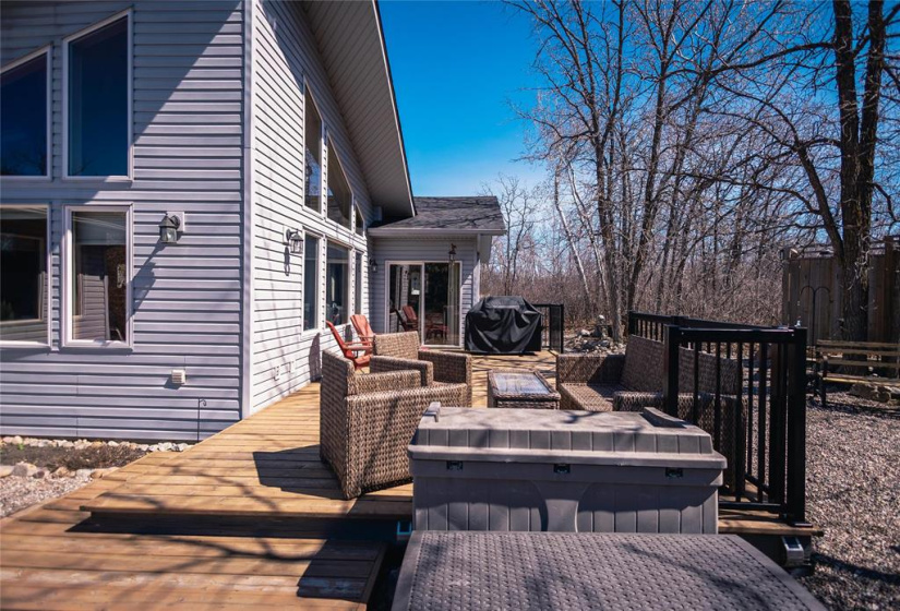 14 MARY GLEN, 3 Bedrooms Bedrooms, 8 Rooms Rooms,2 BathroomsBathrooms,Residential,For Sale,MARY GLEN