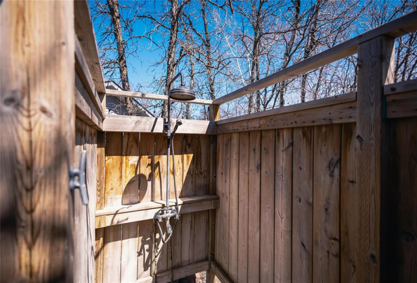 14 MARY GLEN, 3 Bedrooms Bedrooms, 8 Rooms Rooms,2 BathroomsBathrooms,Residential,For Sale,MARY GLEN