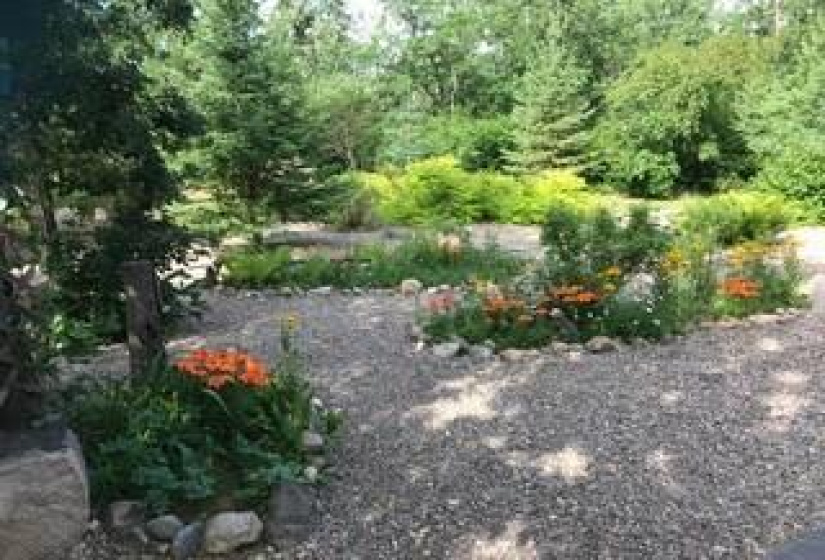 14 MARY GLEN, 3 Bedrooms Bedrooms, 8 Rooms Rooms,2 BathroomsBathrooms,Residential,For Sale,MARY GLEN