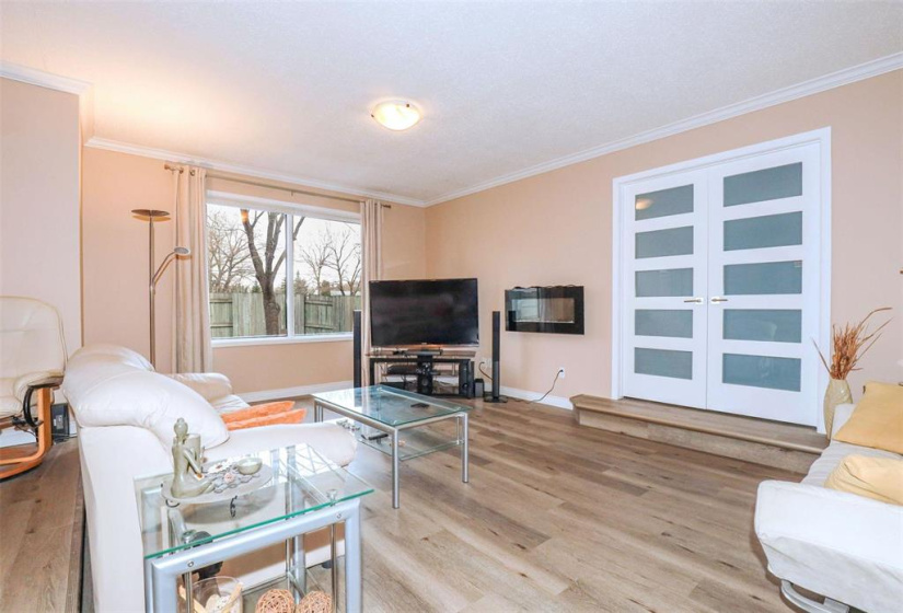 667 St Anne's, 2 Bedrooms Bedrooms, 7 Rooms Rooms,1 BathroomBathrooms,Condominium,For Sale,St Anne's