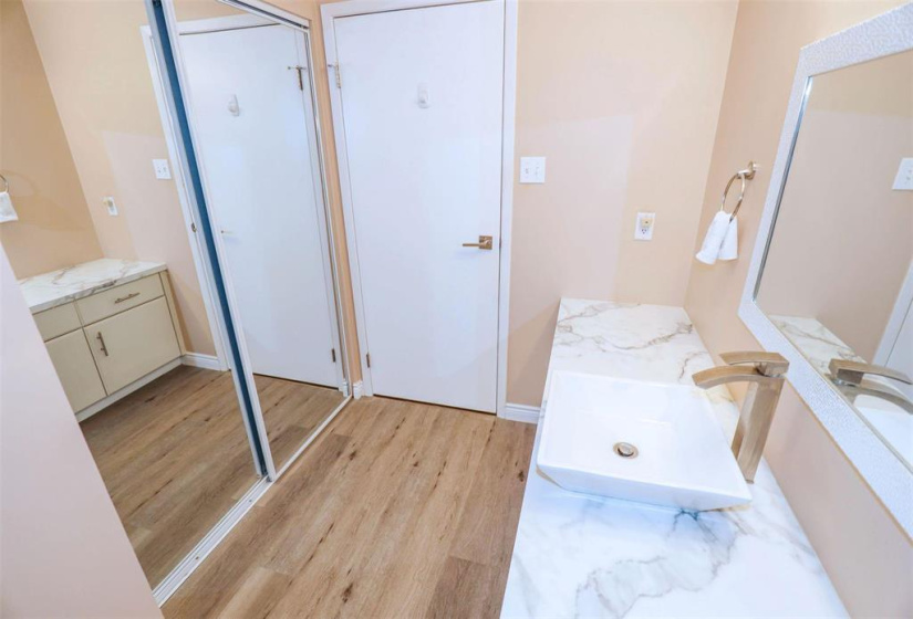 667 St Anne's, 2 Bedrooms Bedrooms, 7 Rooms Rooms,1 BathroomBathrooms,Condominium,For Sale,St Anne's
