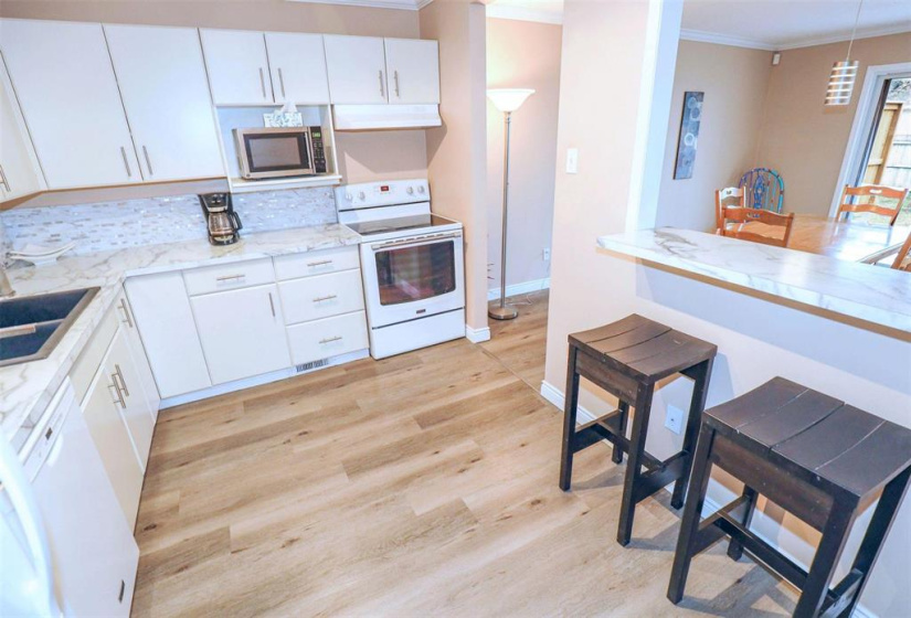 667 St Anne's, 2 Bedrooms Bedrooms, 7 Rooms Rooms,1 BathroomBathrooms,Condominium,For Sale,St Anne's