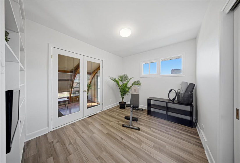 528 Lanark, 4 Bedrooms Bedrooms, 13 Rooms Rooms,2 BathroomsBathrooms,Residential,For Sale,Lanark