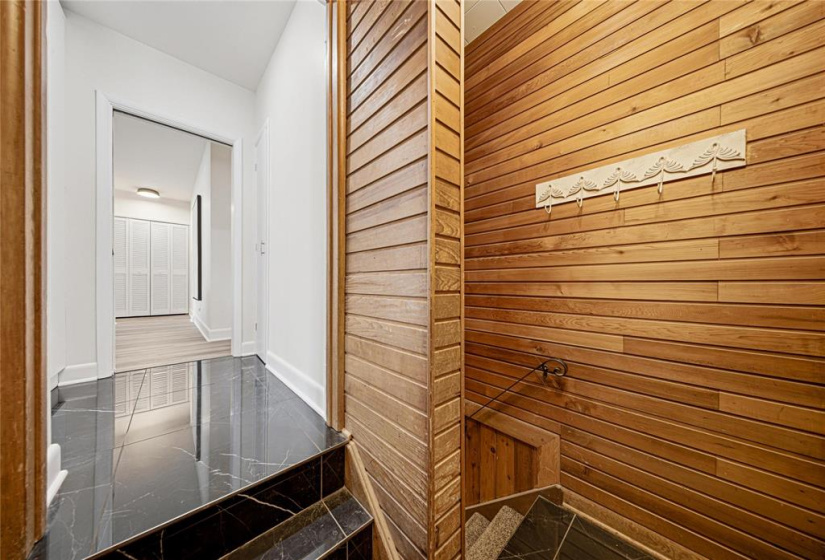 528 Lanark, 4 Bedrooms Bedrooms, 13 Rooms Rooms,2 BathroomsBathrooms,Residential,For Sale,Lanark