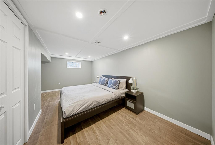528 Lanark, 4 Bedrooms Bedrooms, 13 Rooms Rooms,2 BathroomsBathrooms,Residential,For Sale,Lanark