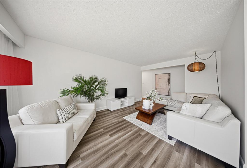 528 Lanark, 4 Bedrooms Bedrooms, 13 Rooms Rooms,2 BathroomsBathrooms,Residential,For Sale,Lanark