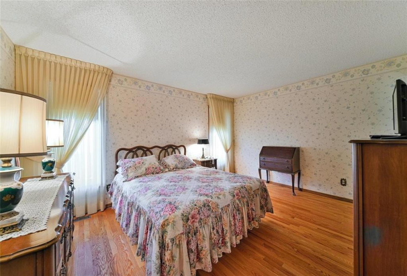 35 Longstone, 4 Bedrooms Bedrooms, 13 Rooms Rooms,3 BathroomsBathrooms,Residential,For Sale,Longstone