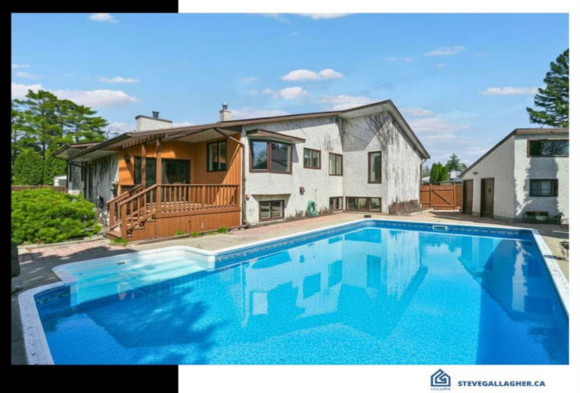 Virtually staged pool