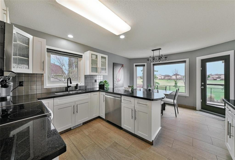 40 Abbotsfield, 3 Bedrooms Bedrooms, 12 Rooms Rooms,3 BathroomsBathrooms,Residential,For Sale,Abbotsfield