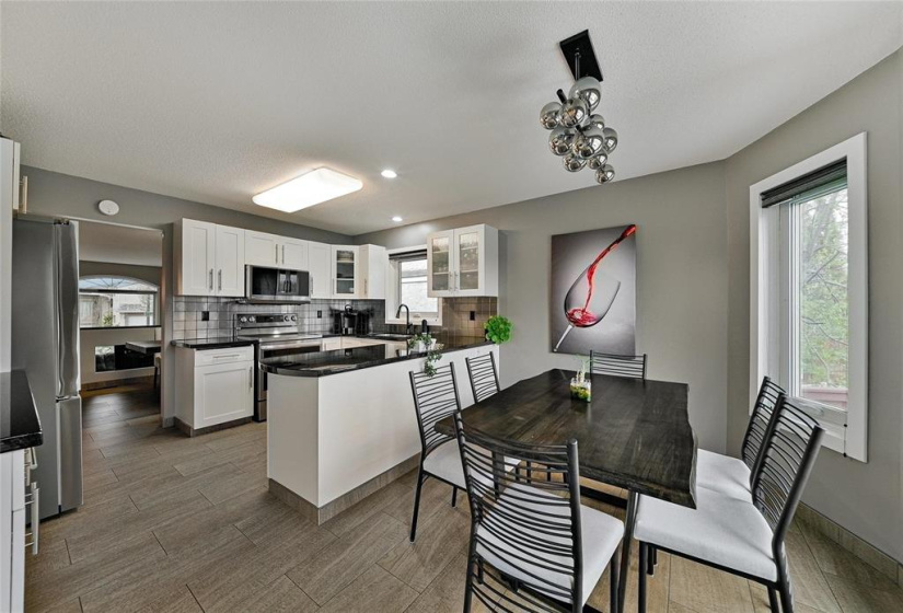 40 Abbotsfield, 3 Bedrooms Bedrooms, 12 Rooms Rooms,3 BathroomsBathrooms,Residential,For Sale,Abbotsfield