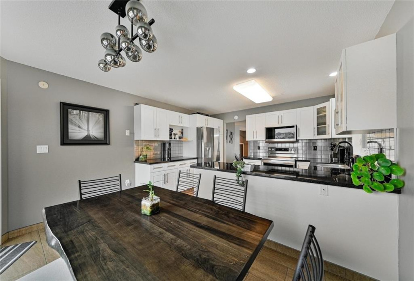 40 Abbotsfield, 3 Bedrooms Bedrooms, 12 Rooms Rooms,3 BathroomsBathrooms,Residential,For Sale,Abbotsfield