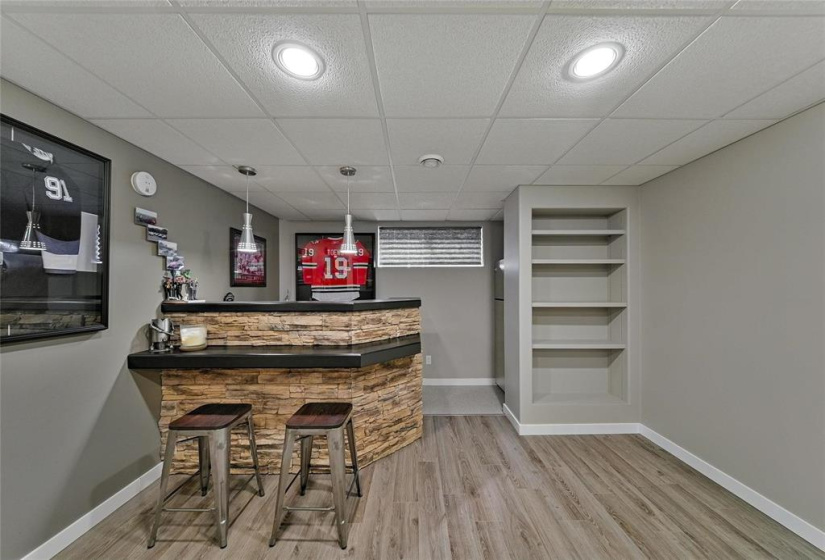 40 Abbotsfield, 3 Bedrooms Bedrooms, 12 Rooms Rooms,3 BathroomsBathrooms,Residential,For Sale,Abbotsfield