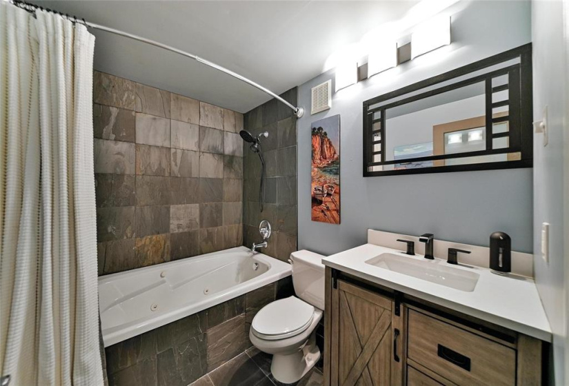 40 Abbotsfield, 3 Bedrooms Bedrooms, 12 Rooms Rooms,3 BathroomsBathrooms,Residential,For Sale,Abbotsfield