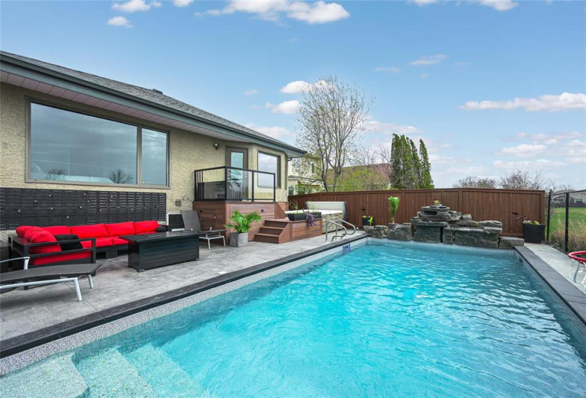 40 Abbotsfield, 3 Bedrooms Bedrooms, 12 Rooms Rooms,3 BathroomsBathrooms,Residential,For Sale,Abbotsfield