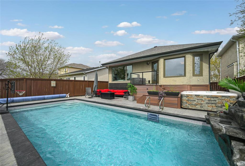 40 Abbotsfield, 3 Bedrooms Bedrooms, 12 Rooms Rooms,3 BathroomsBathrooms,Residential,For Sale,Abbotsfield