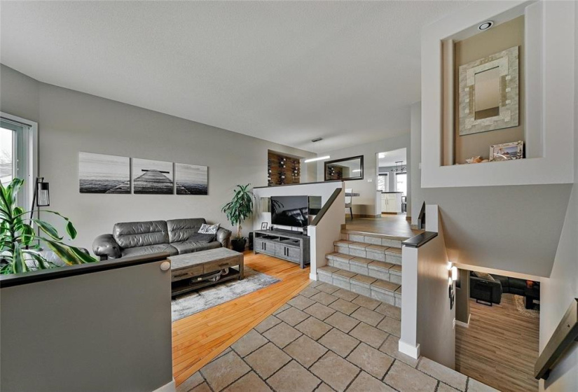 40 Abbotsfield, 3 Bedrooms Bedrooms, 12 Rooms Rooms,3 BathroomsBathrooms,Residential,For Sale,Abbotsfield