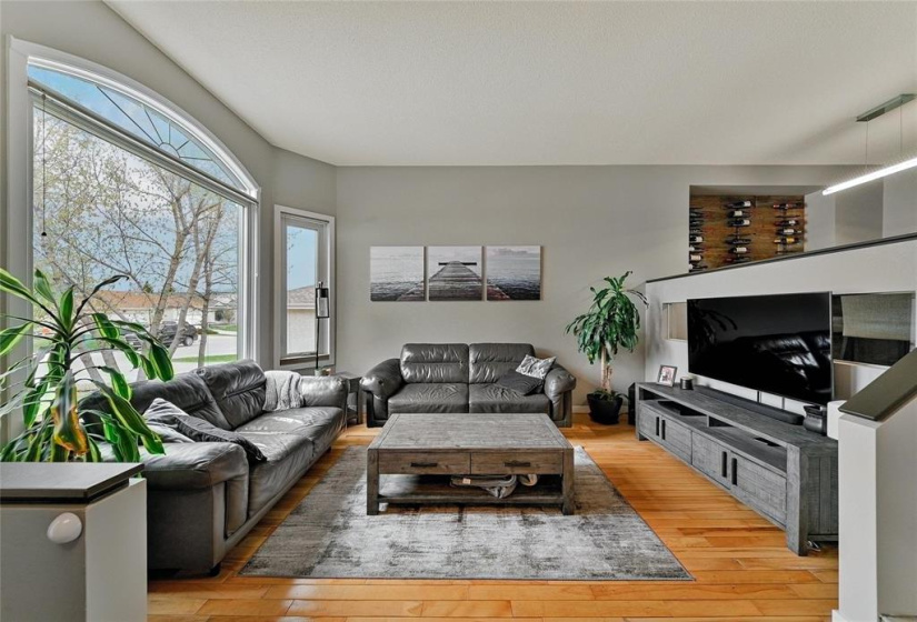 40 Abbotsfield, 3 Bedrooms Bedrooms, 12 Rooms Rooms,3 BathroomsBathrooms,Residential,For Sale,Abbotsfield