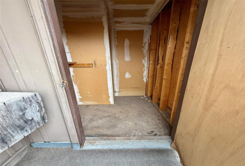 241 Kinver, 1 Bedroom Bedrooms, 6 Rooms Rooms,1 BathroomBathrooms,Condominium,For Sale,Kinver