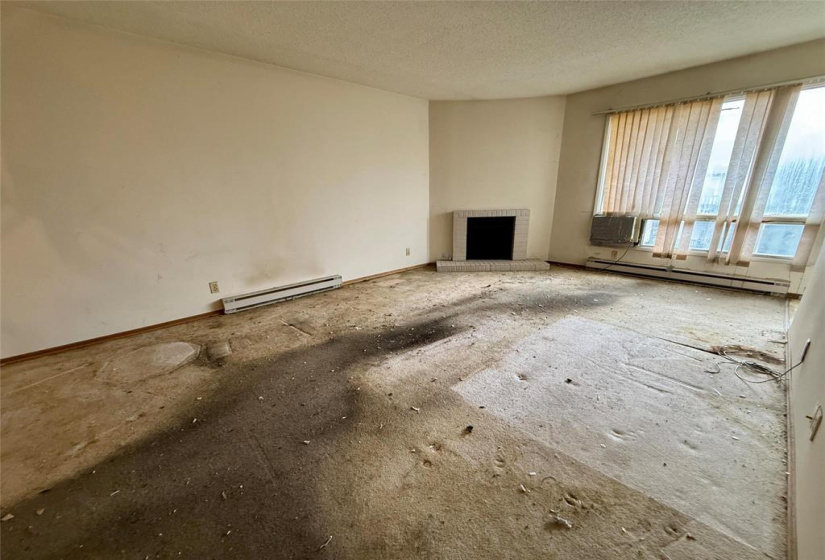 241 Kinver, 1 Bedroom Bedrooms, 6 Rooms Rooms,1 BathroomBathrooms,Condominium,For Sale,Kinver