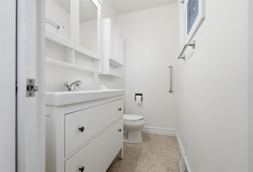 7 Lauder, 3 Bedrooms Bedrooms, 11 Rooms Rooms,2 BathroomsBathrooms,Residential,For Sale,Lauder