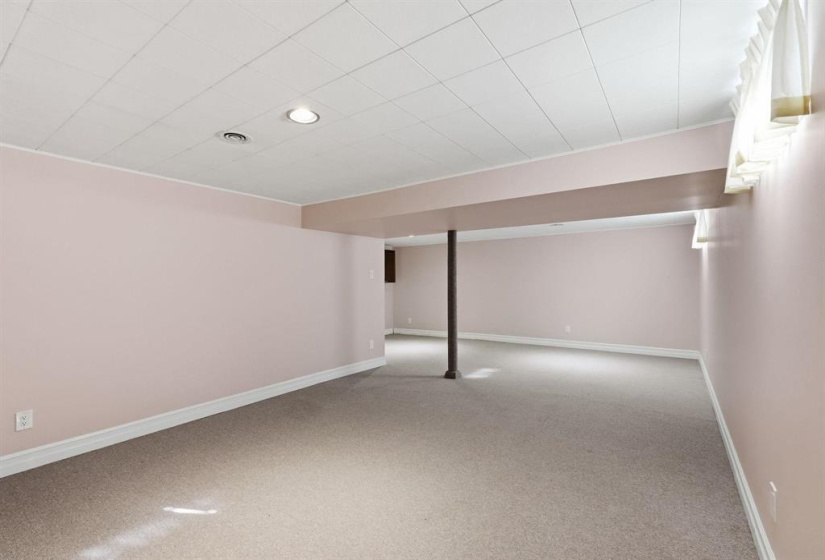 7 Lauder, 3 Bedrooms Bedrooms, 11 Rooms Rooms,2 BathroomsBathrooms,Residential,For Sale,Lauder