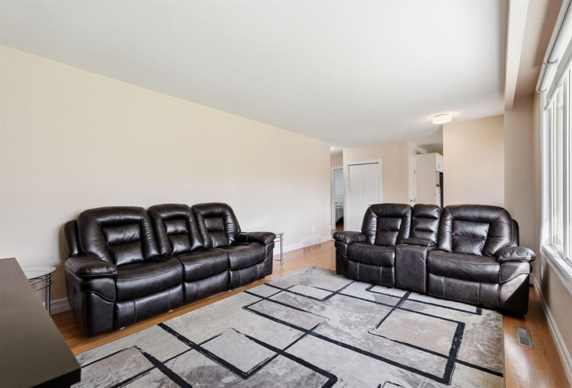 7 Lauder, 3 Bedrooms Bedrooms, 11 Rooms Rooms,2 BathroomsBathrooms,Residential,For Sale,Lauder