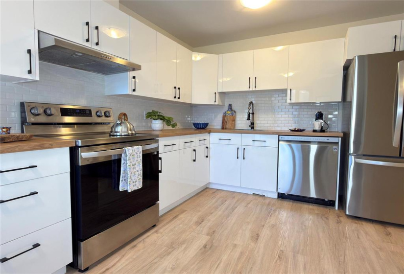 200 Victor Lewis, 3 Bedrooms Bedrooms, 14 Rooms Rooms,3 BathroomsBathrooms,Condominium,For Sale,Victor Lewis