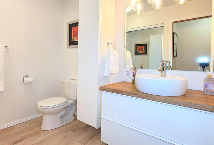 200 Victor Lewis, 3 Bedrooms Bedrooms, 14 Rooms Rooms,3 BathroomsBathrooms,Condominium,For Sale,Victor Lewis